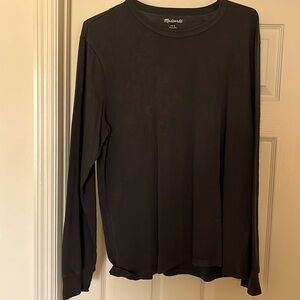 Great long sleeve shirt. Never worn